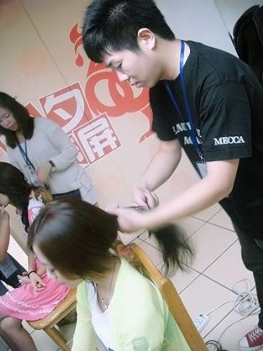 591創(chuàng)意元宵晚會(huì)派對(duì) 柯模思學(xué)員負(fù)責(zé)化妝